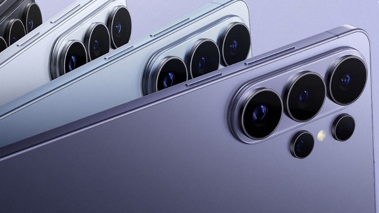 그라데이션 배경에 표시된 여러 Samsung Galaxy 26 Ultra