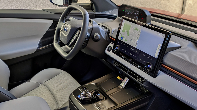 2026 스바루 언차티드 대시보드.