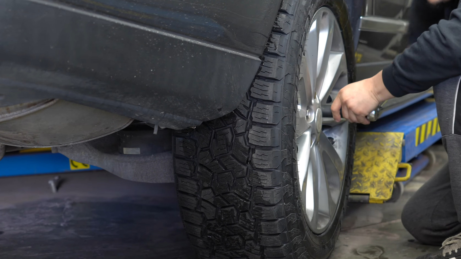 Toyo에 따르면 Toyo Open Country AT3 타이어를 얼마나 자주 교체해야 합니까?