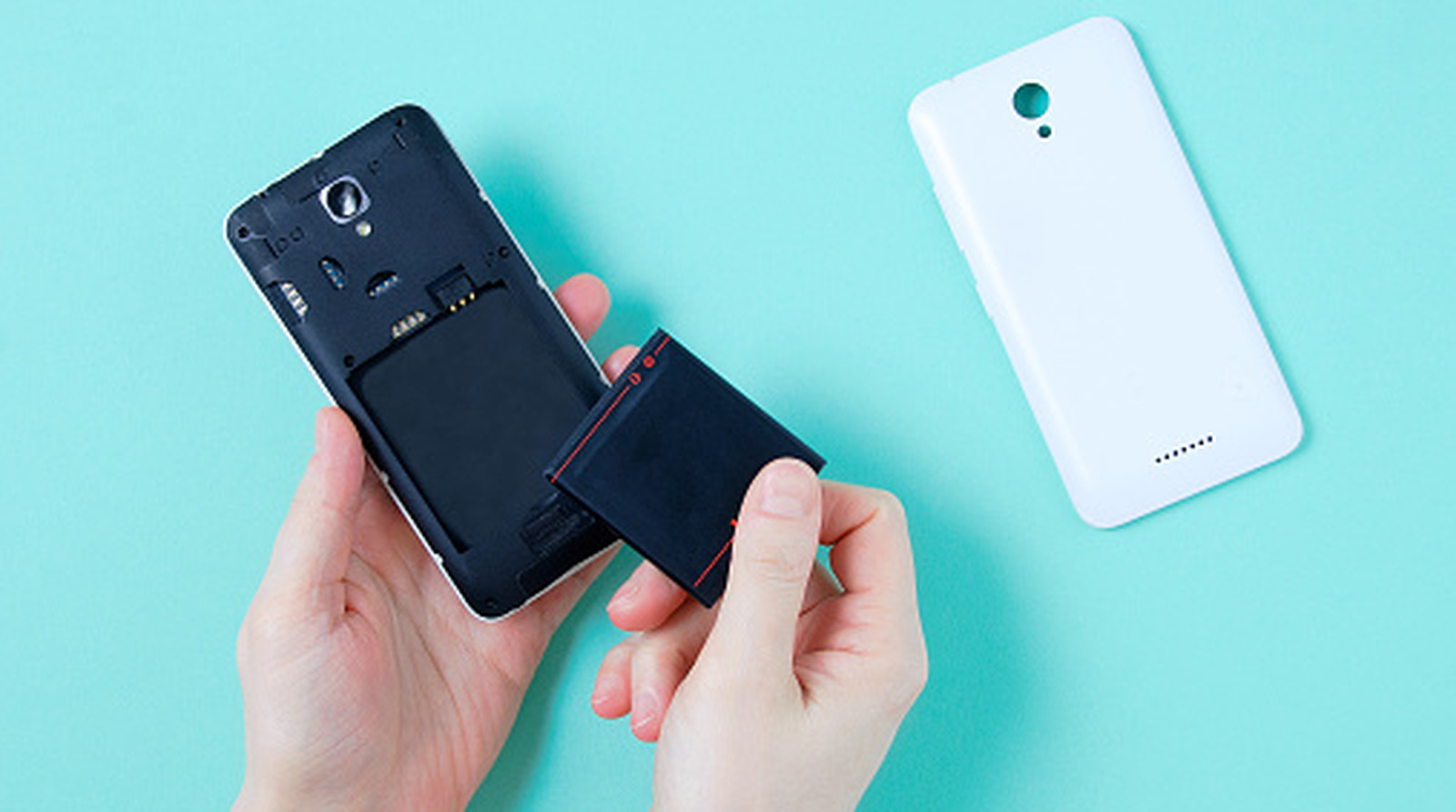 휴대폰의 탈착식 배터리가 다시 부활할 수 있습니다.