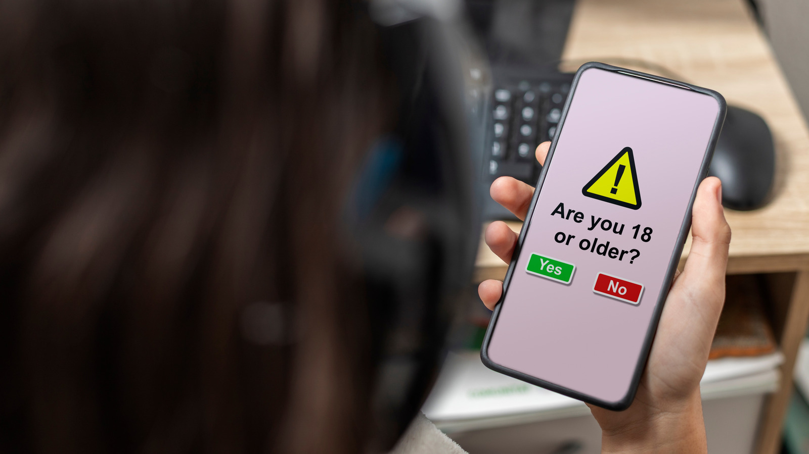 새로운 CA 법률에 따라 Windows, MacOS 등 모든 컴퓨터에 대해 연령 확인이 필요합니다.