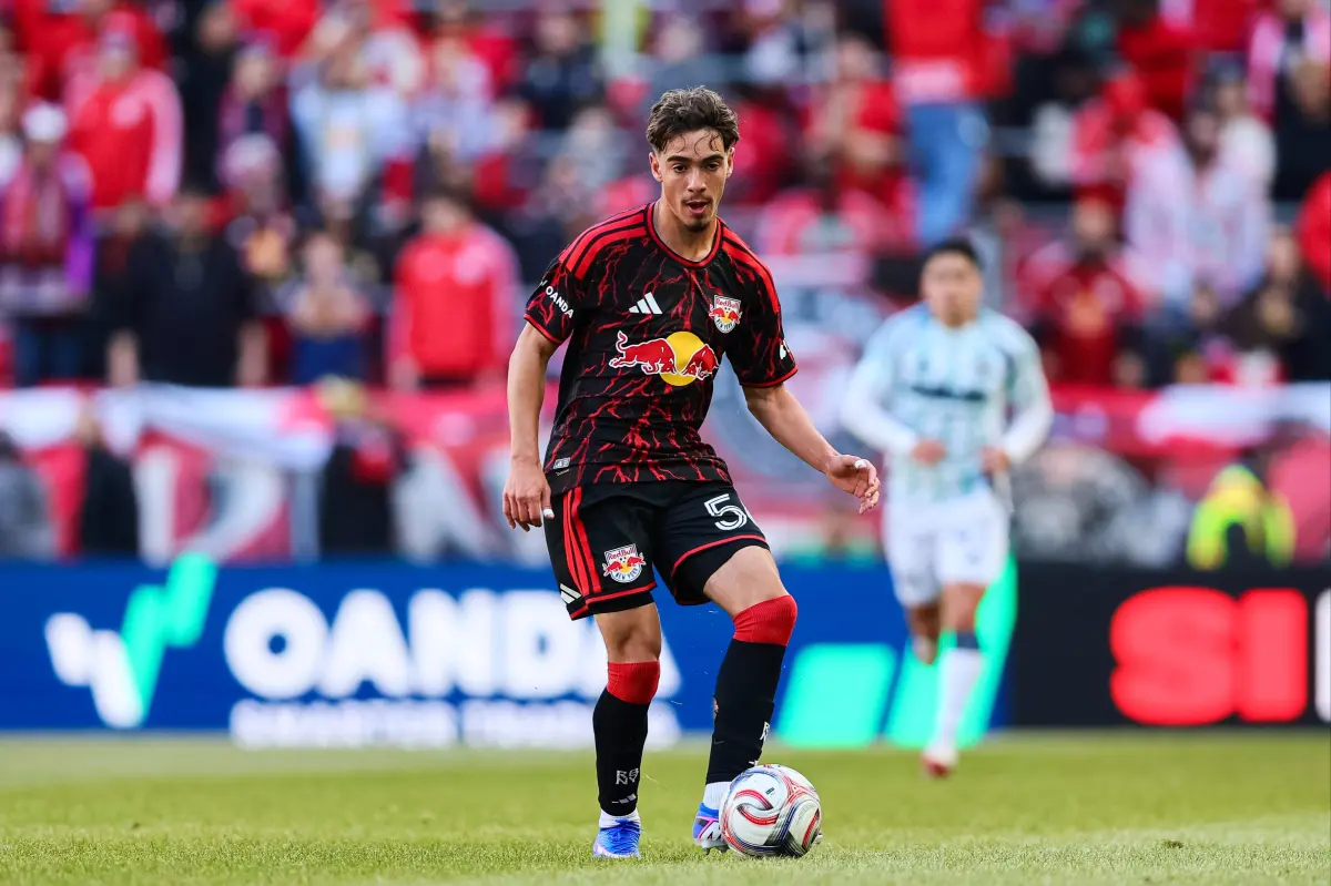 매튜 도스 산토스(Matthew Dos Santos)의 레드불스 상승을 이끈 '특별한' 자동차 놀이기구 내부