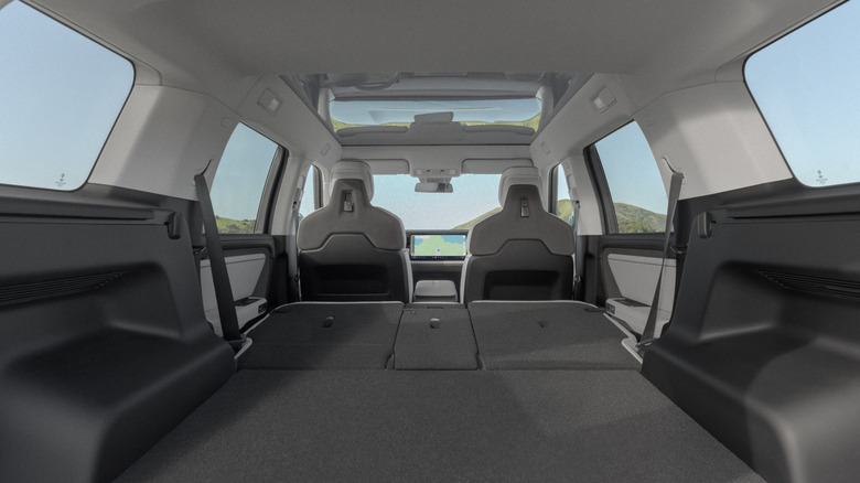 리비안 R2 인테리어