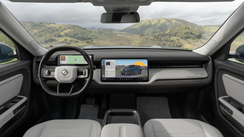 리반 R2 인테리어