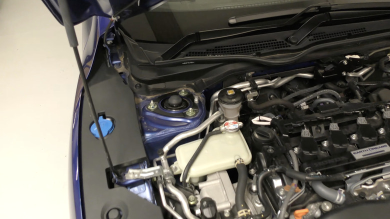 혼다 시빅 Mk10 내부 구성