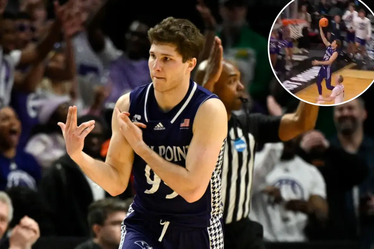 High Point의 March Madness 영웅 Chase Johnston이 시즌 첫 2점슛을 성공시켰습니다.