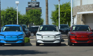 중고차 시장은 중고전기차로 붐비고 있다