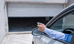 차고 문 개폐 장치의 평균 수명은 한 가지에 달려 있습니다.