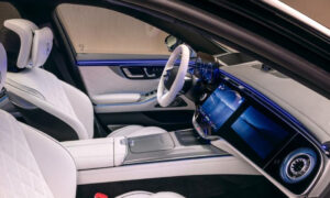 신형 메르세데스 S-클래스가 열선내장 안전벨트를 사용하는 이유(그리고 편안함이 전부는 아닙니다)