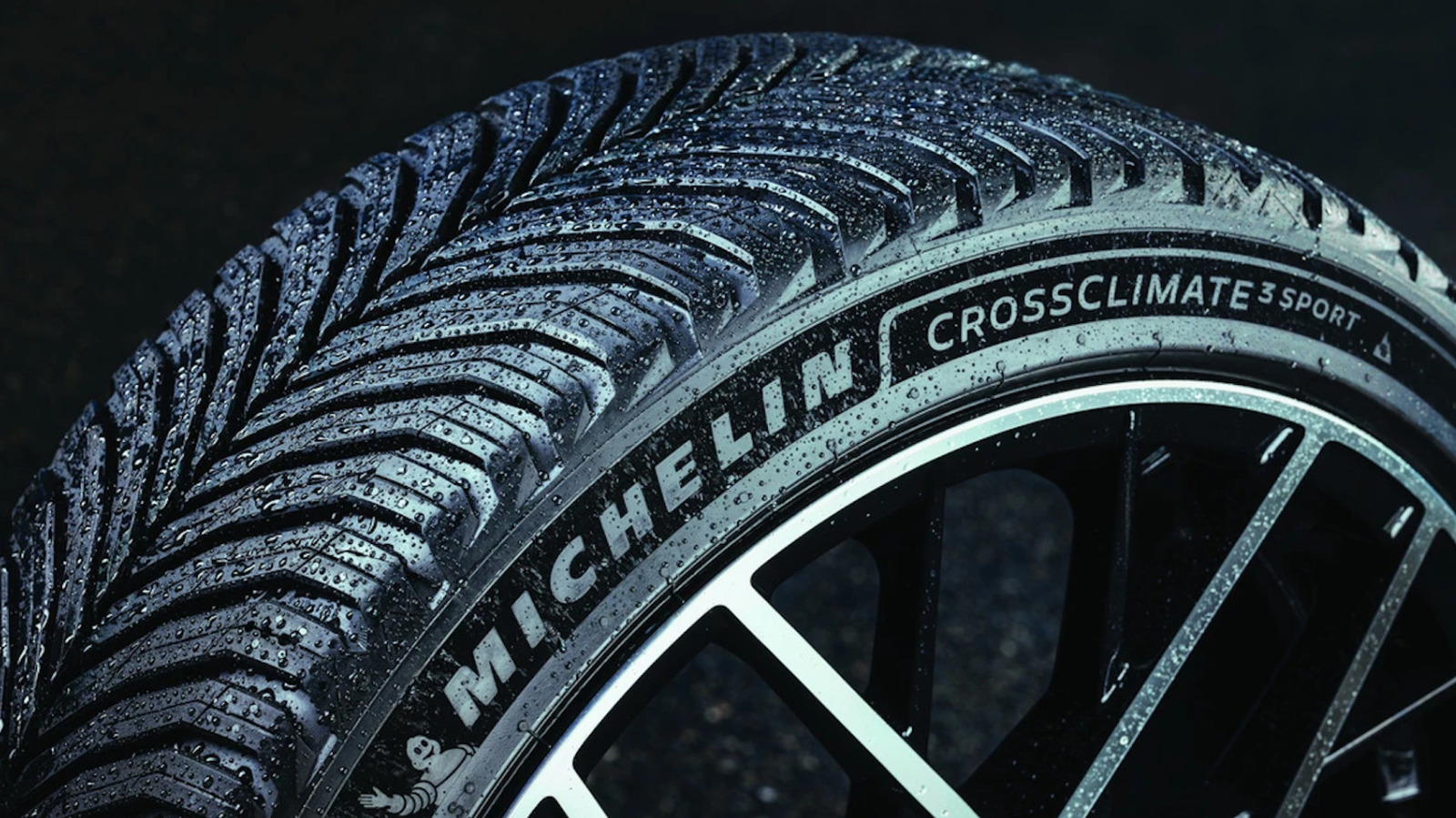 Michelin CrossClimate3 타이어는 실제로 존재하지만 미국에 출시되기까지는 몇 년이 걸릴 수 있습니다.