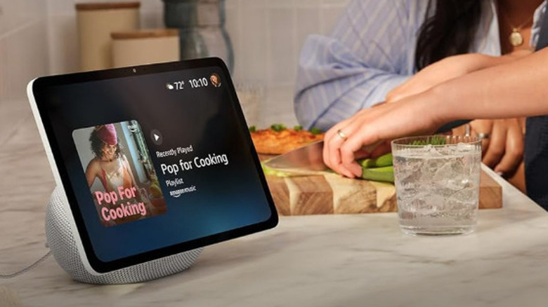 주방의 Amazon Echo Show 11