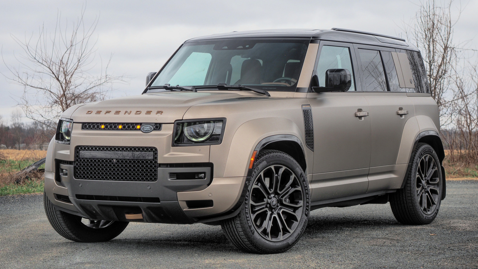Land Rover Defender Octa를 테스트하기에는 틀림없이 끔찍한 주였습니다.