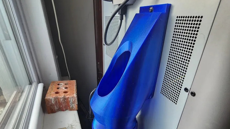 3D 프린터 뒷면의 정크슛 튜브