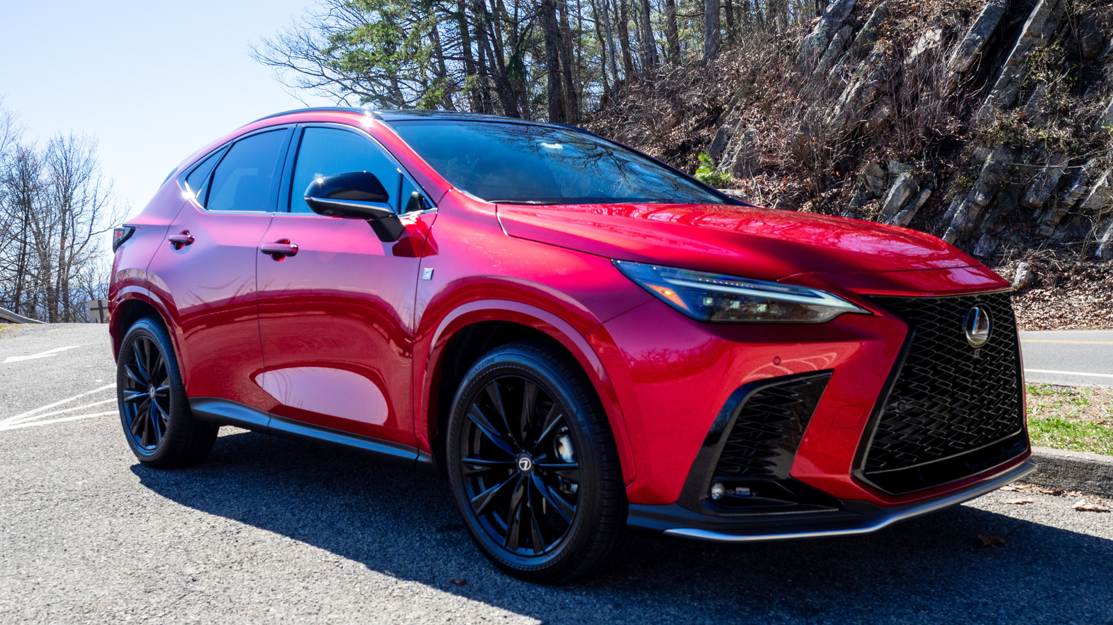 2026년형 Lexus NX 350h는 휘발유 가격이 급등하는 가운데 하이브리드를 쉬운 선택으로 만들까요?