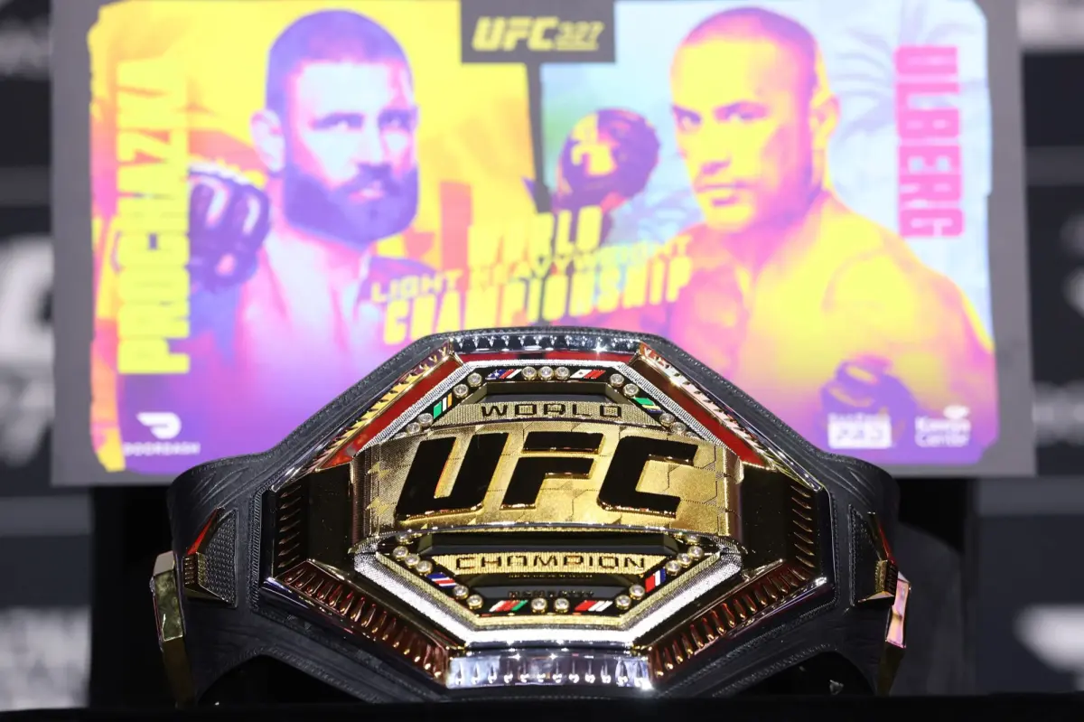 UFC 327: Prochazka 대 Ulberg: 시간, 싸움 카드를 시청할 수 있는 곳