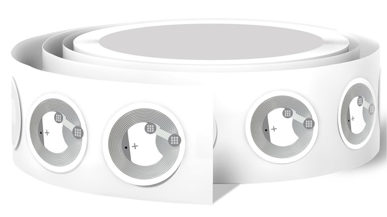 NFC 스티커 롤이 화면에 표시됩니다.