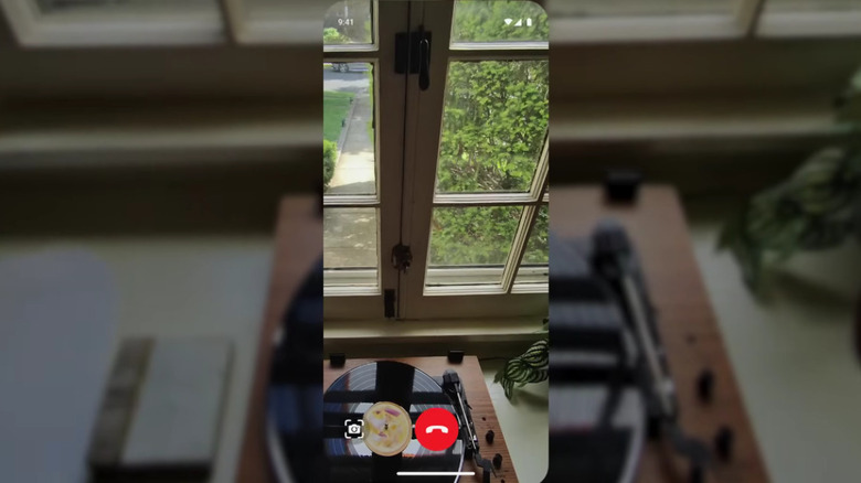 Be My Eyes 앱을 사용 중입니다.