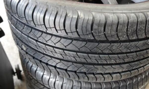 Michelin Latitude Tour HP 타이어는 얼마나 오래 지속되어야 하며 보증이 제공됩니까?