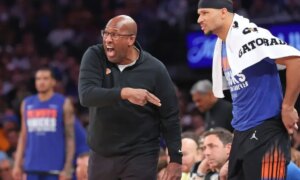 Mike Brown은 Knicks의 일반적인 서브 결정을 지지하지만 다시 생각해야 할 수도 있습니다.