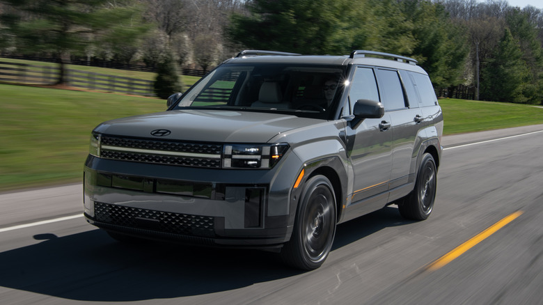 가솔린 구동식 2026 현대 싼타페의 영웅 사진