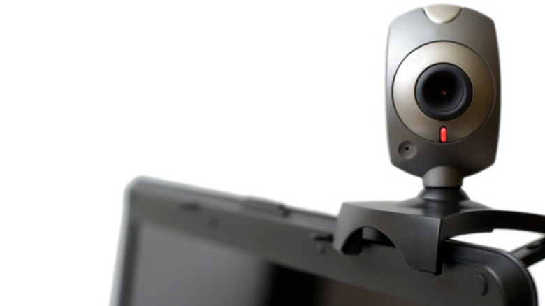 상단에 웹캠이 있는 노트북