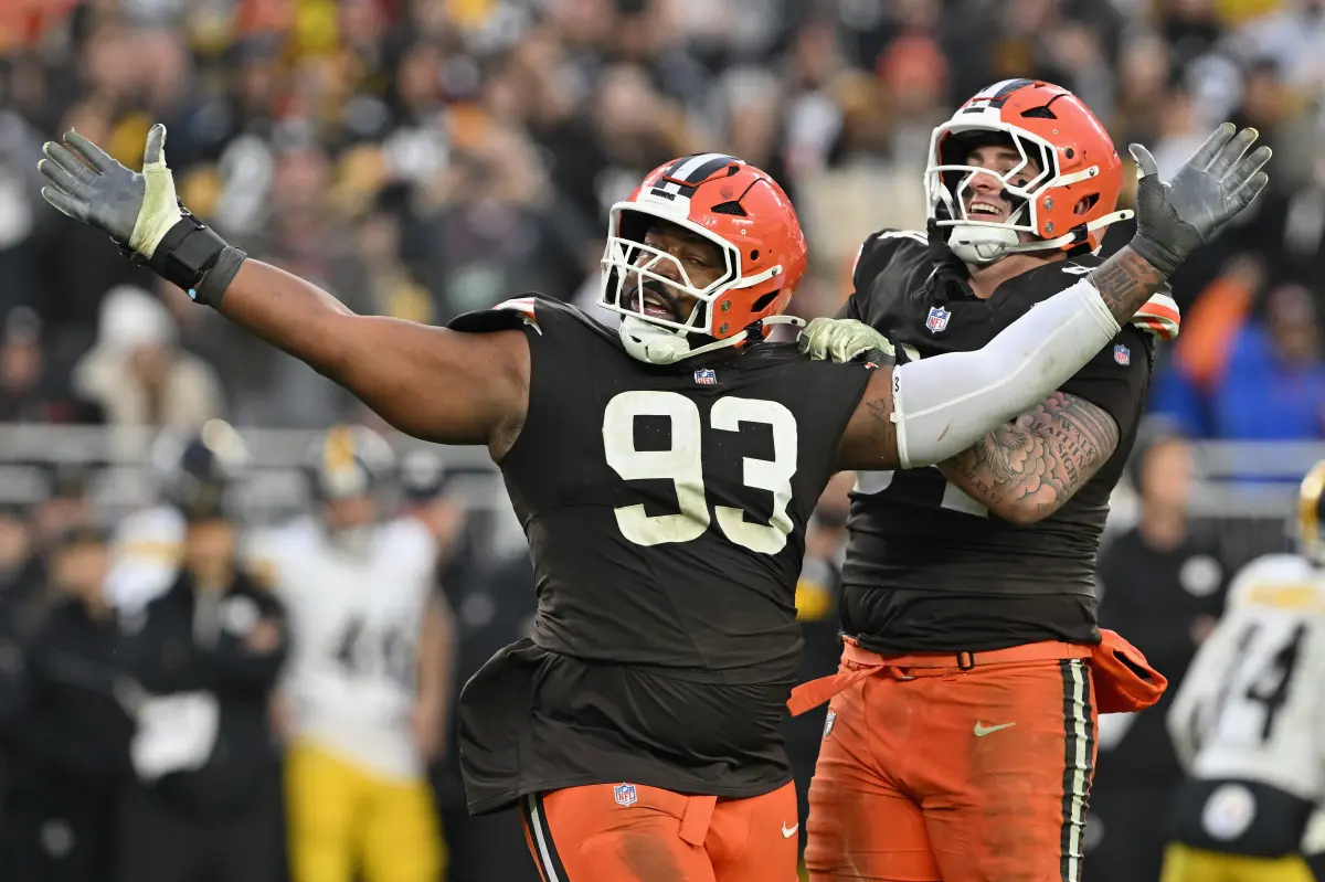 자이언츠는 덱스터 로렌스의 대체자를 찾기 위해 셸비 해리스(Shelby Harris)와 계약을 맺었습니다.