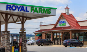 Royal Farms 주유소는 누가 소유하고 있나요?
