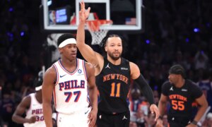 Knicks는 긴장된 Game 2 승리로 Joel Embiid가없는 76ers를 제치고 승리했습니다.
