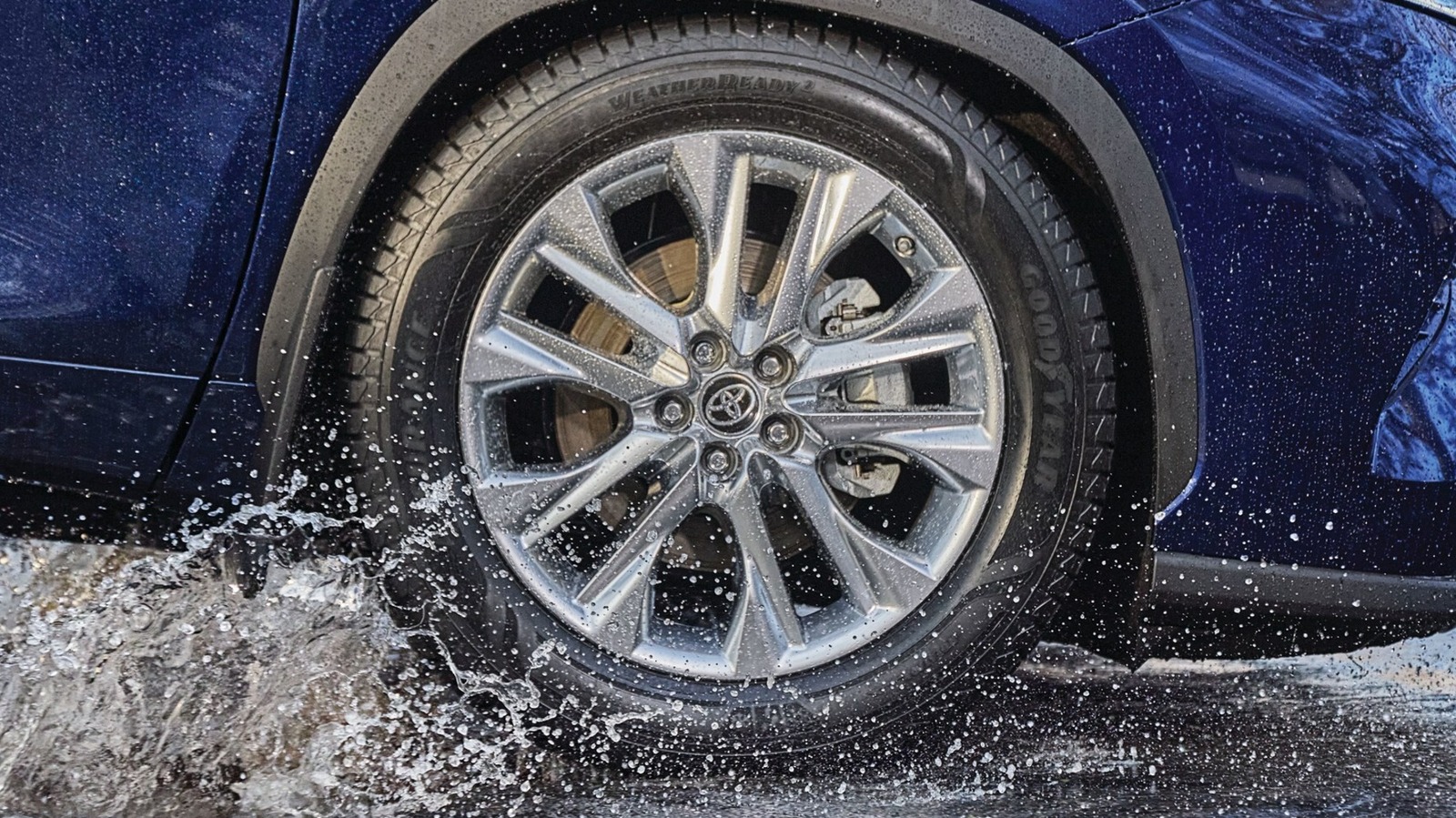 Michelin CrossClimate 2 대 Goodyear WeatherReady 2: 두 타이어를 어떻게 비교합니까?