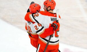 Golden Knights vs. Ducks의 땀 흘리지 않는 토큰으로 최대 1,000달러를 받으세요