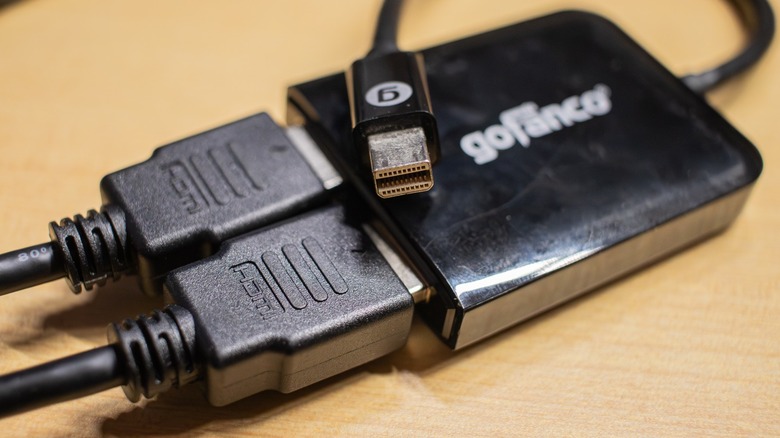 Gofanco 미니 DisplayPort-HDMI 분배기.