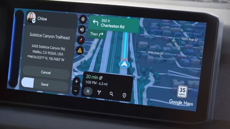 Gemini 추천 텍스트 응답이 포함된 Android Auto 디스플레이