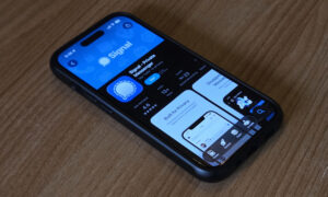 FBI가 앱을 제거한 후에도 iPhone에서 삭제된 신호 메시지를 발견한 방법