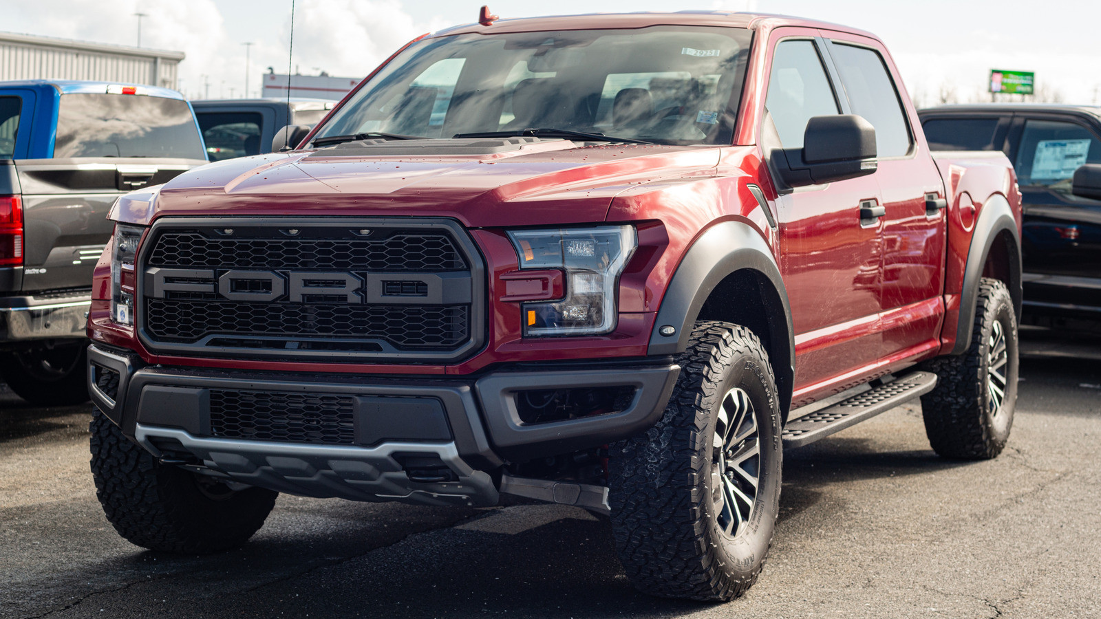 Ford F-150 또는 GMC Sierra 1500: 어느 트럭의 가치가 더 빨리 하락하는가?