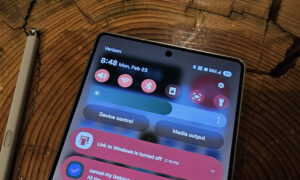 Android 휴대폰 상단에 표시되는 ‘N’ 아이콘은 무엇을 의미하나요?