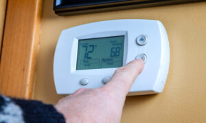 여름에는 HVAC를 ‘켜짐’으로 설정해야 할까요, 아니면 ‘자동’으로 설정해야 할까요?