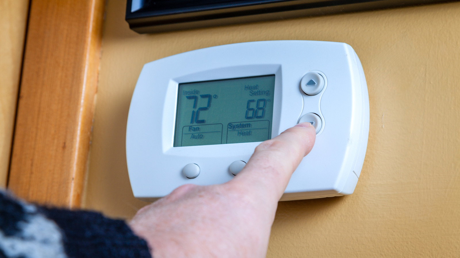 여름에는 HVAC를 '켜짐'으로 설정해야 할까요, 아니면 '자동'으로 설정해야 할까요?