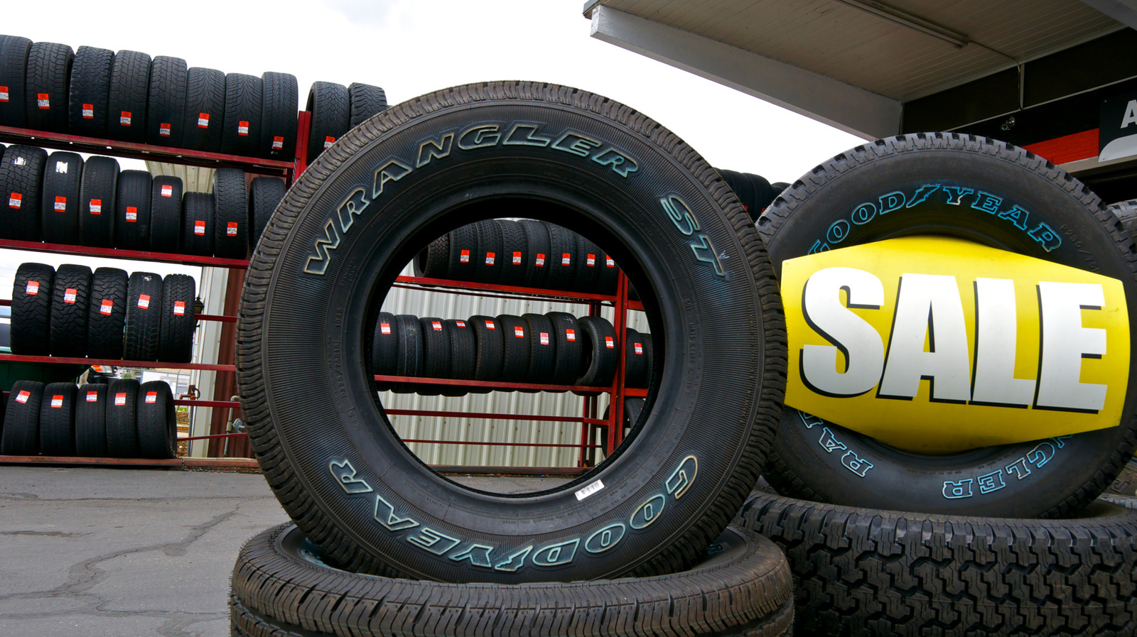 구매하기 전에 알아야 할 4가지 Goodyear 타이어 보증 조건