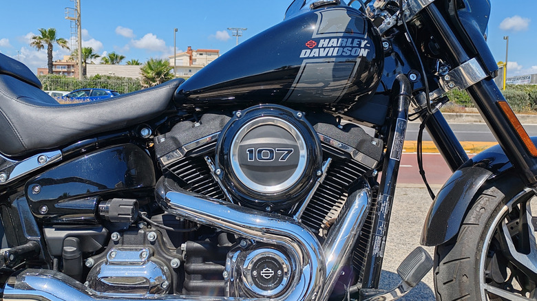 Milwaukee-Eight 107 엔진을 장착한 Harley-Davidson