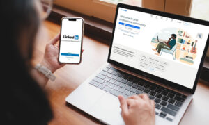 FBI는 중국 스파이가 심각한 사기를 위해 LinkedIn과 같은 채용 게시판을 사용하고 있다고 경고합니다.