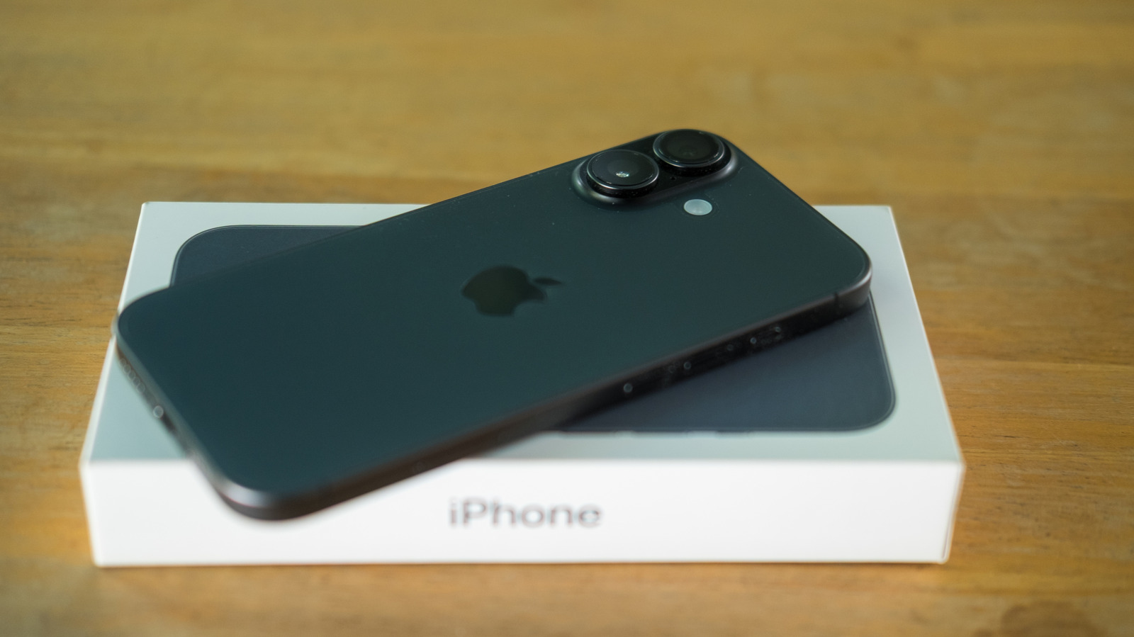 iPhone 17은 2026년 가장 잘 팔리는 전화기일지도 모르지만, 다른 옵션은 더 많은 것을 제공합니다