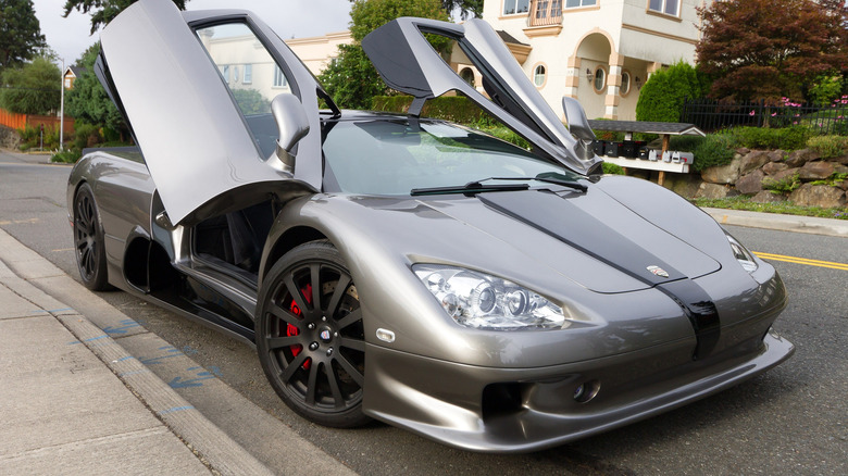 시저 도어가 열린 SSC Ultimate Aero TT
