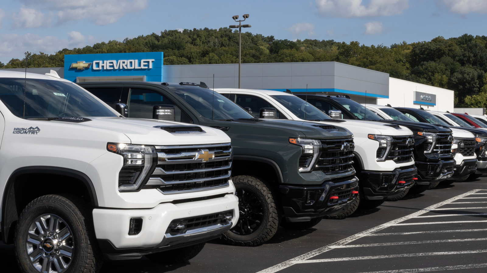 5가지 유용한 Chevy Silverado 액세서리 소유자는 '필수품'이라고 말합니다.