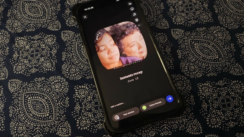 인스턴트 요약은 iOS 앱에 Instagram 스토리로 게시할 수 있습니다.