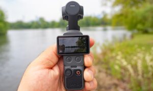 DJI Osmo Pocket 4는 하드웨어 Deja-Vu에도 불구하고 여전히 최고의 제작자 캠으로 남아 있습니다.