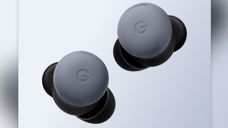 밝은 배경의 Google Pixel Buds Pro 2