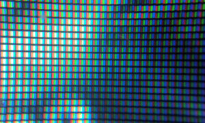 TV는 AMOLED 화면을 사용하지 않지만 스마트폰은 사용하는 이유