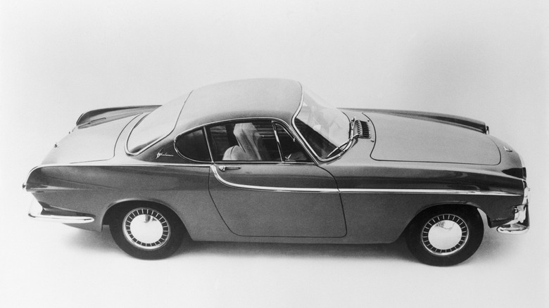 볼보 P1800
