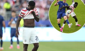 USMNT 스트라이커 Folarin Balogun은 논란의 여지가 있는 월드컵 소집에서 레드 카드를 건넸습니다.