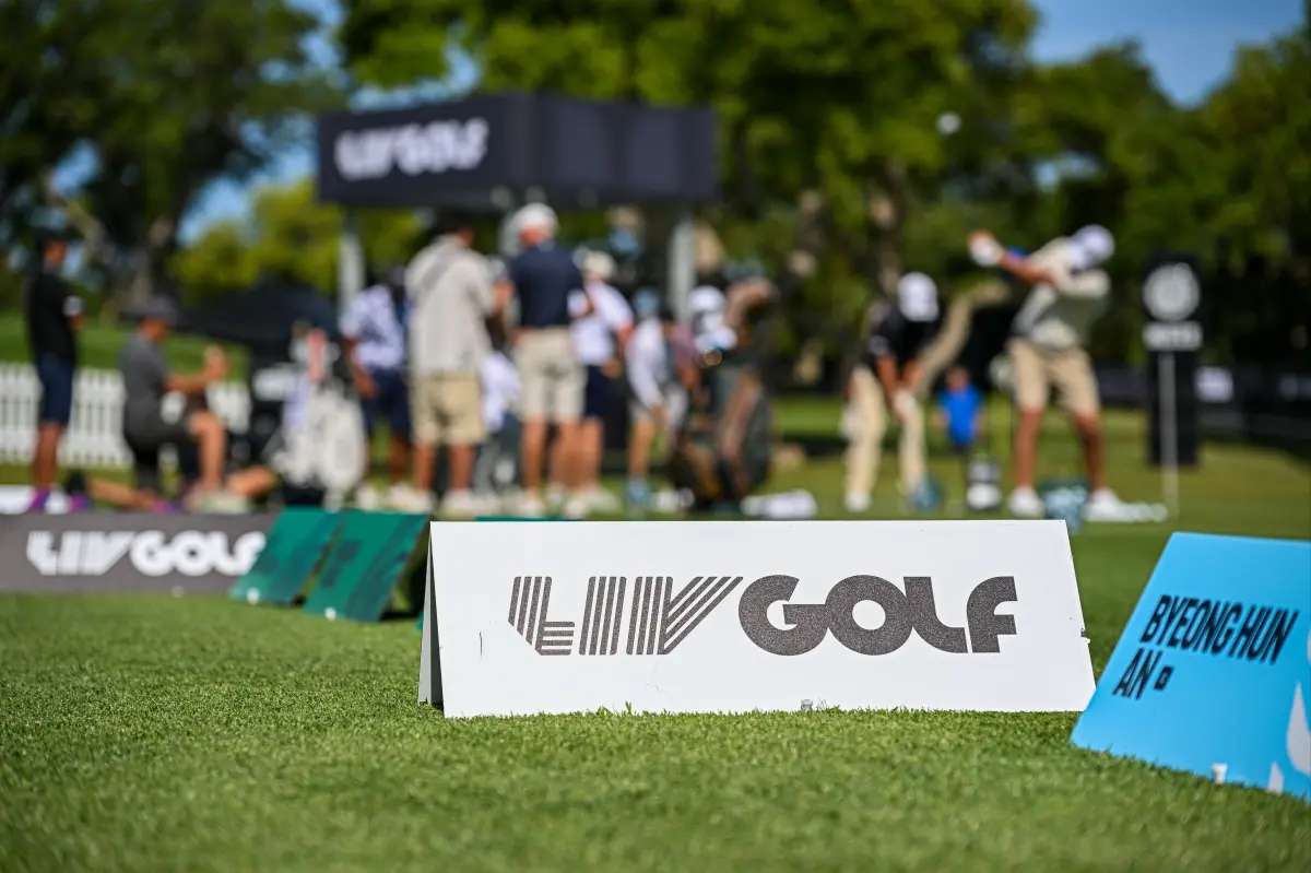 LIV Golf는 리그가 PIF 이후의 존재를 분류함에 따라 정리해고 가능성에 직면해 있습니다.